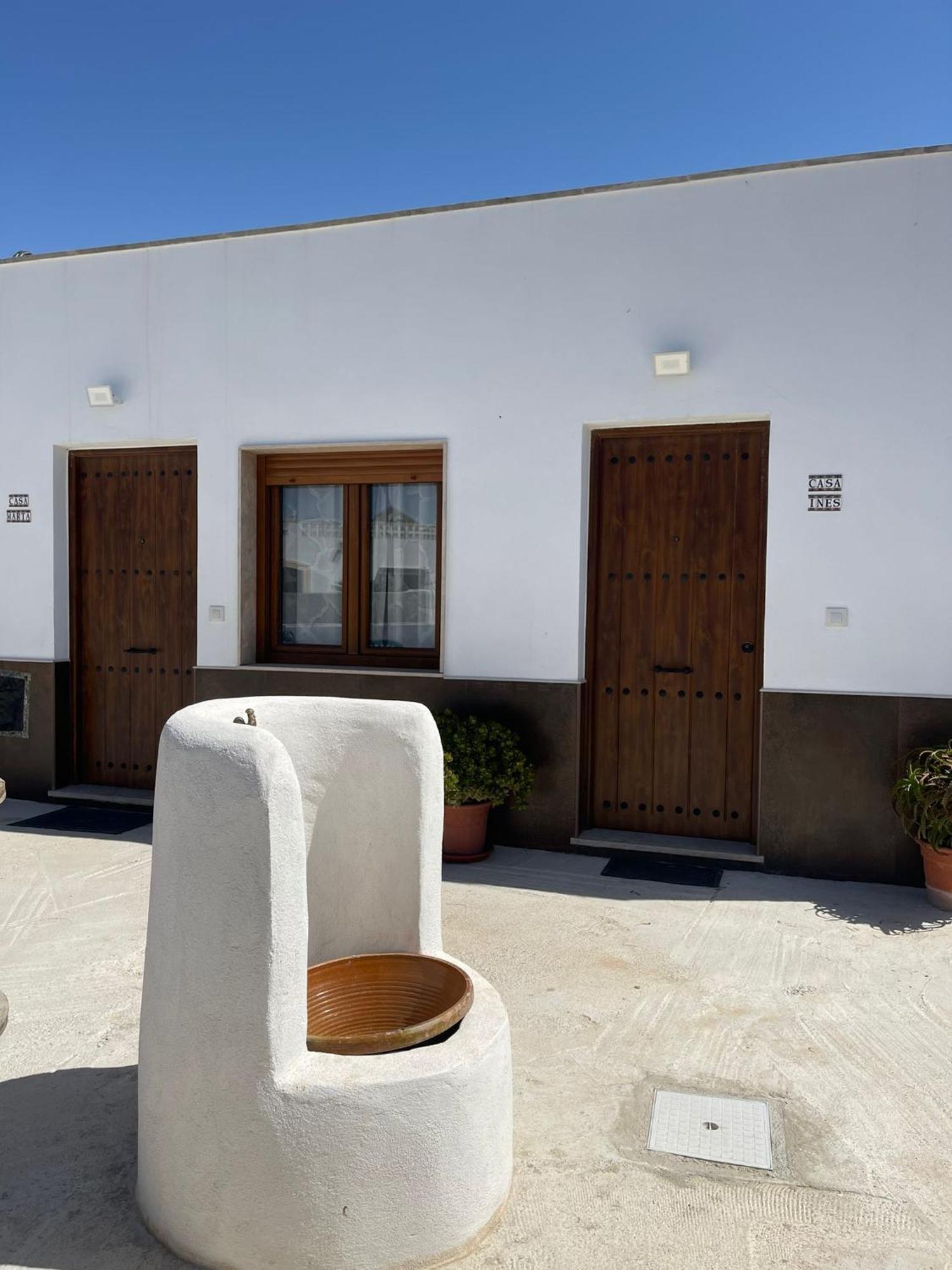 Apartamentos La Palmera Fernan Perez Екстериор снимка